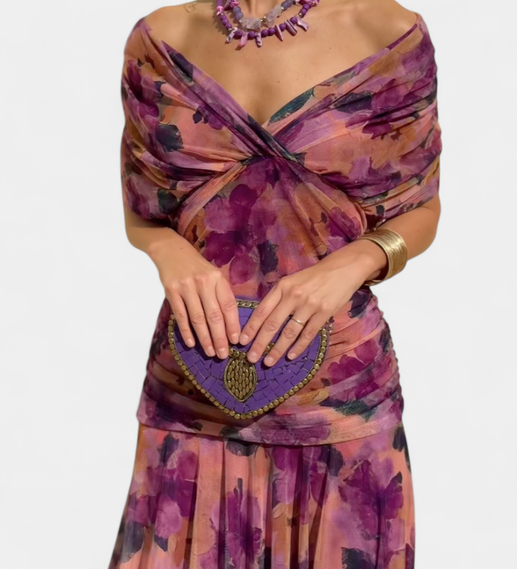 Luana - Eleganta kleita ar V veida izgriezumu